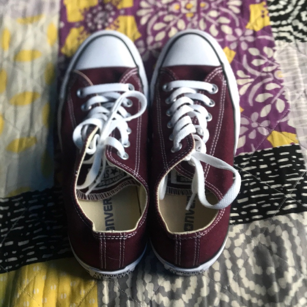 Maroon Size 7 Women’s Converse